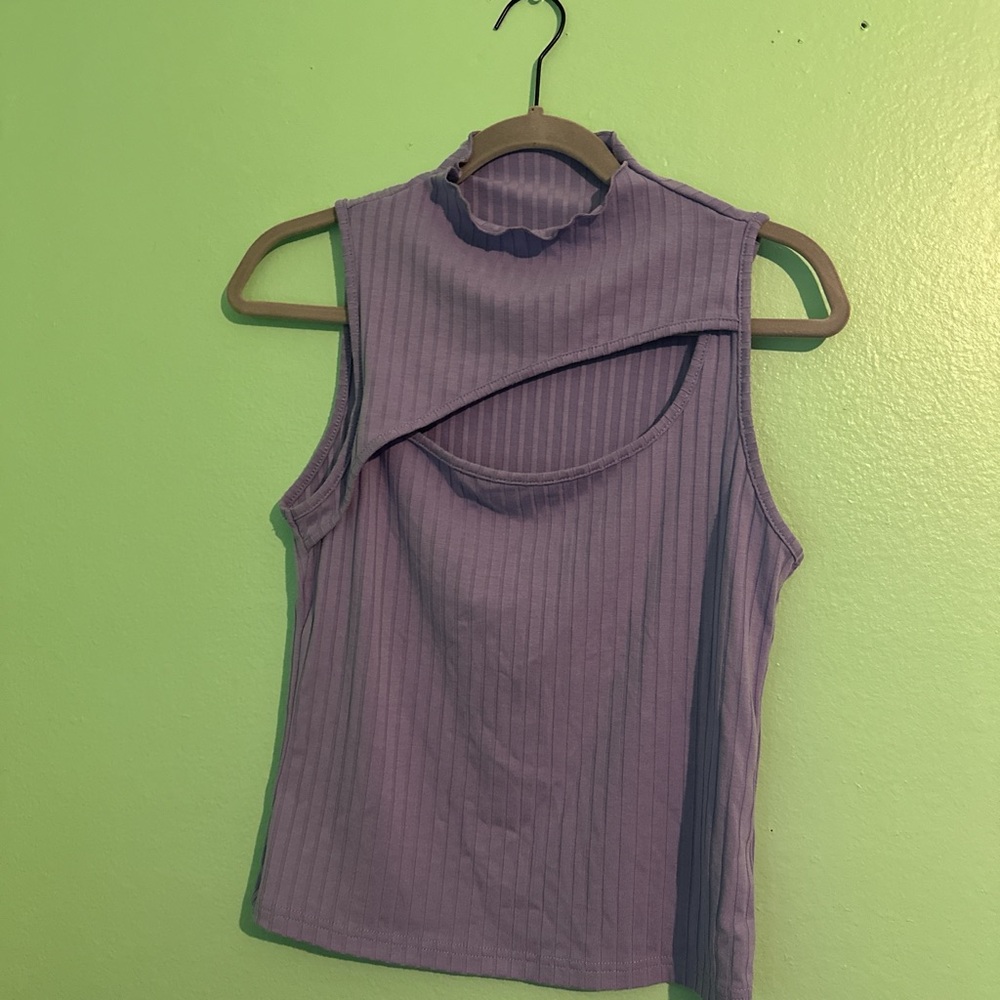 Medium size lavender top